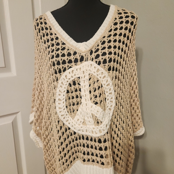 POL Tan and Cream Knit Poncho - Picture 3 of 4